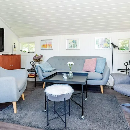 4 Person In Hovborg-by Traum *