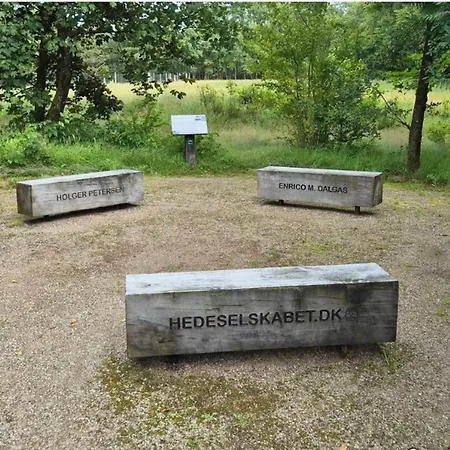 4 Person In Hovborg-by Traum