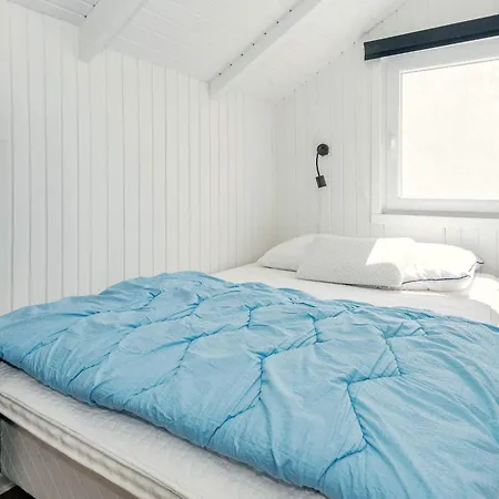 4 Person In Hovborg-by Traum *