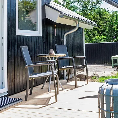 4 Person In Hovborg-by Traum *