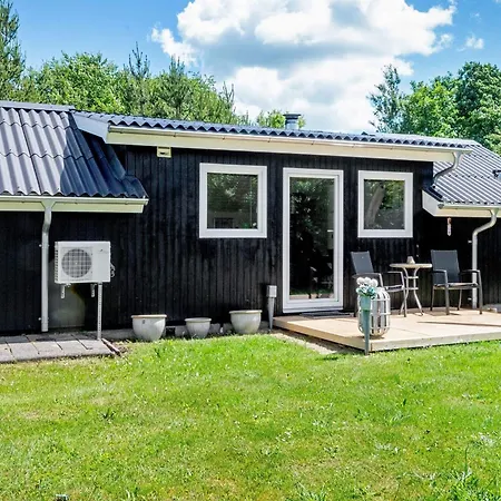 4 Person In Hovborg-by Traum * Hovborg