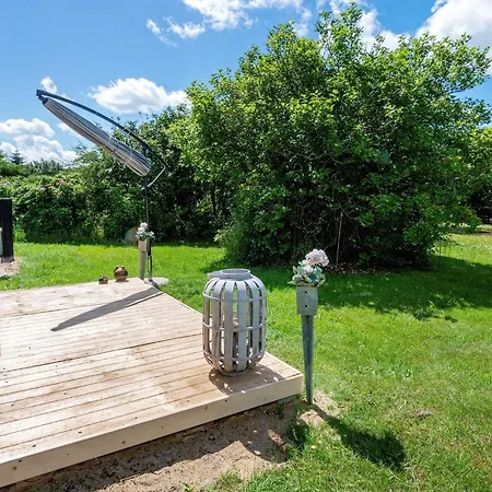 4 Person In Hovborg-by Traum *