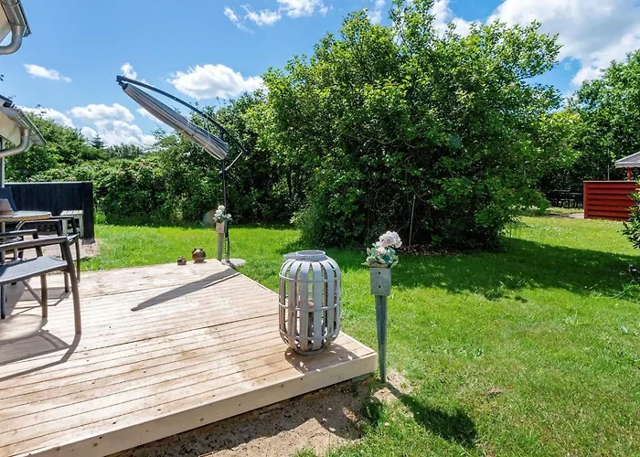 4 Person In Hovborg-by Traum *